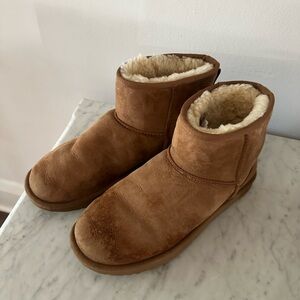Ugg classic mini women’s size 11 (42)